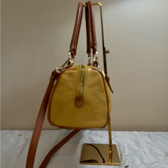 Valentina Yellow Leather Handbag with Crossbody Strap - Picture 4 of 5